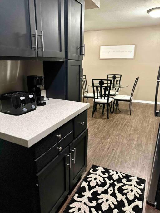 Short Walk To Jsu Stadium, Hospitals, And Bars In Fondren Jackson Extérieur photo