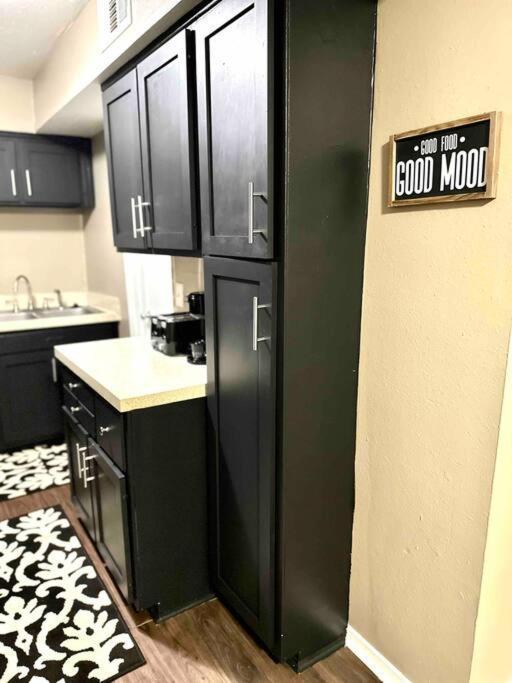 Short Walk To Jsu Stadium, Hospitals, And Bars In Fondren Jackson Extérieur photo