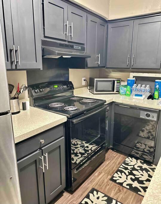 Short Walk To Jsu Stadium, Hospitals, And Bars In Fondren Jackson Extérieur photo